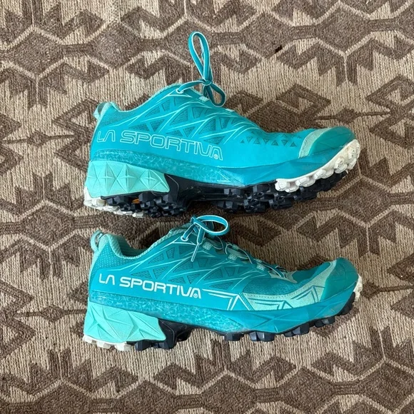La Sportiva Women's Teal Athletic Shoes - Picture 5 of 8
